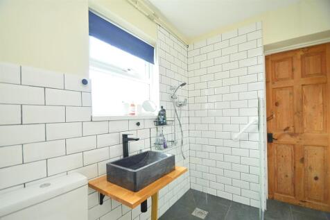 resizedWetRoom.jpg