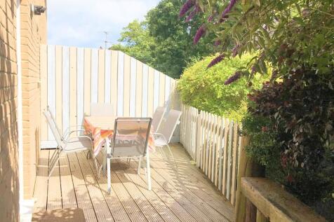 Decking(vendorsphoto).jpg