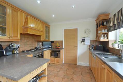 resizedKitchen1.jpg
