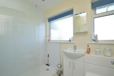 resizedShowerRoom.jpg