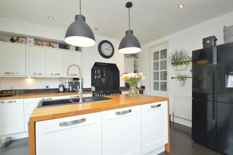 resizedKitchen3.jpg