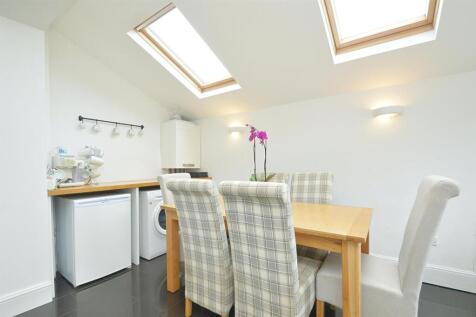 resizedDiningArea.jpg