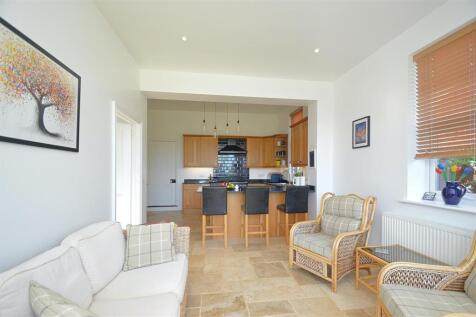 Kitchen2.jpg