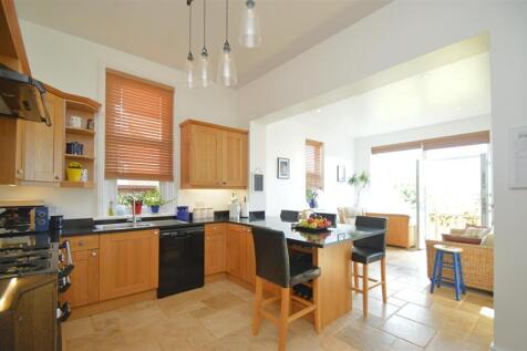 Kitchen1.jpg