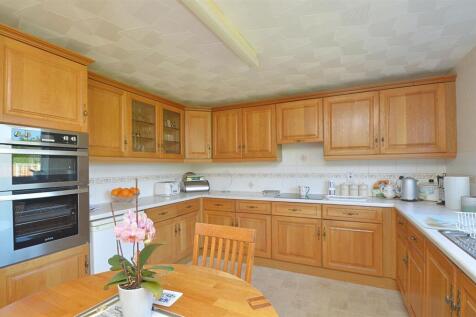 resizedKitchen2.jpg