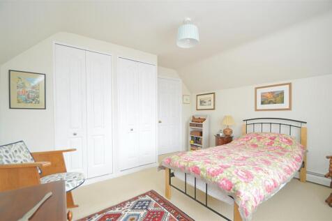 Bed3b.jpg