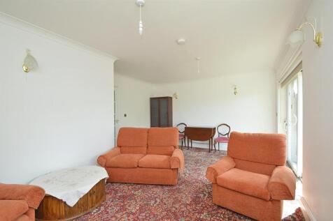 resizedLounge3.jpg