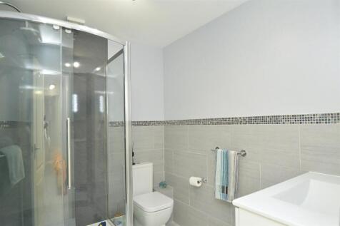resizedShowerRoom.jpg