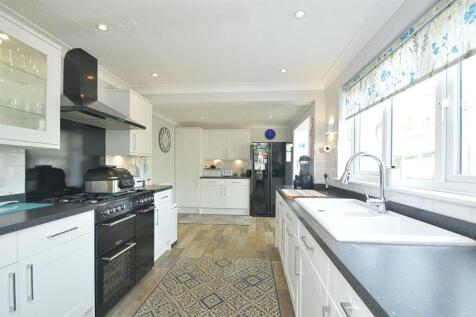 resizedKitchen1.jpg