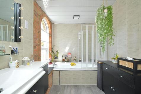 resizedBathroom.jpg