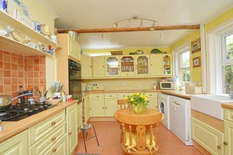 resizedKitchen1.jpg
