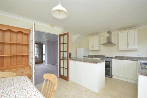 resizedKitchen1.jpg