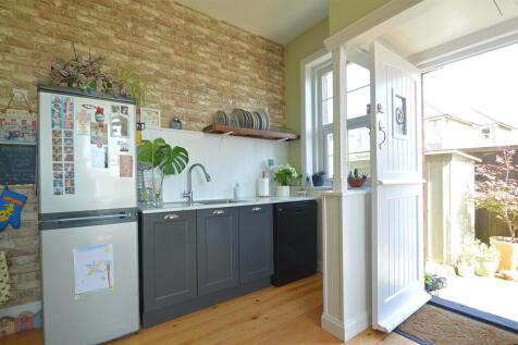 resizedKitchen4.jpg