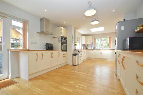 resizedKitchen1.jpg