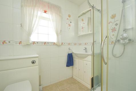 resizedShowerRoom.jpg