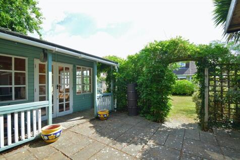 resizedSummerhouse3.jpg