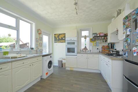 resizedKitchen1.jpg