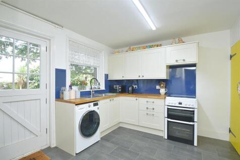 resizedKitchen1.jpg