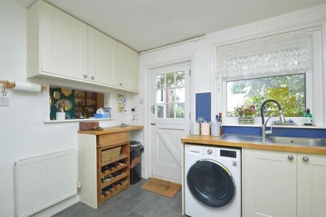resizedKitchen2.jpg