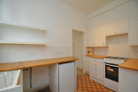 resizedKitchen1.png