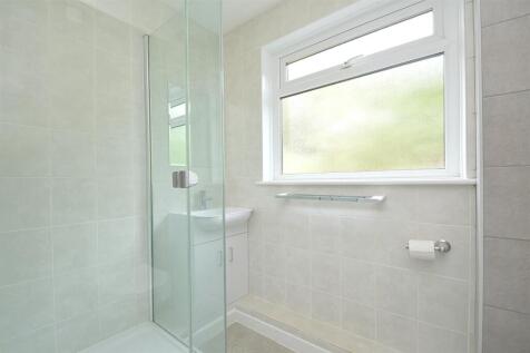 resizedShowerRoom.jpg