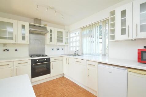 resizedKitchen1.jpg