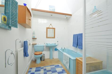 resizedBathroom.jpg
