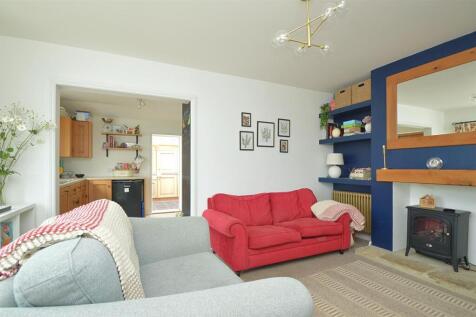resizedFamilyRoom2.jpg