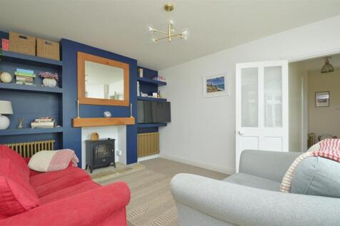 resizedFamilyRoom1.jpg