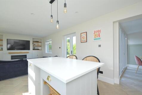 resizedKitchen3.jpg