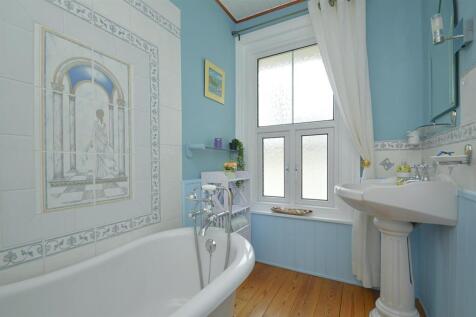 resizedBathroom.jpg