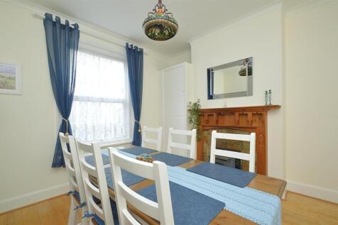 resizedDiningRoom2.jpg