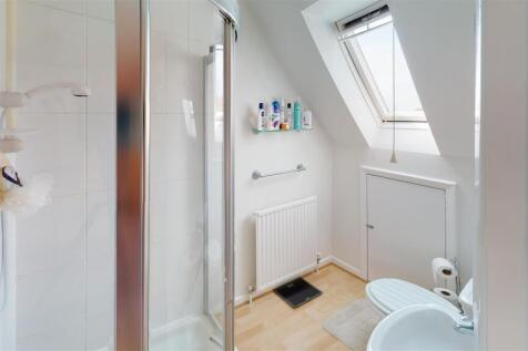Hollys-Haunt-Bathroom.jpg