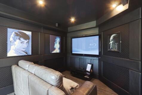 Bar/Cinema