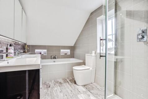 En-Suite Bathroom