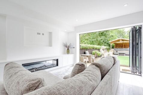 Living Room/Kitchen