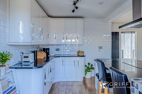 Kitchen 3.jpg