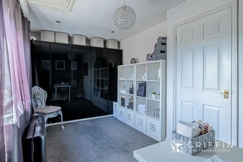 Bedroom 4.jpg