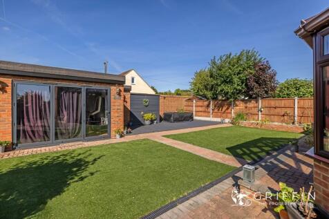 Rear Garden 2.jpg