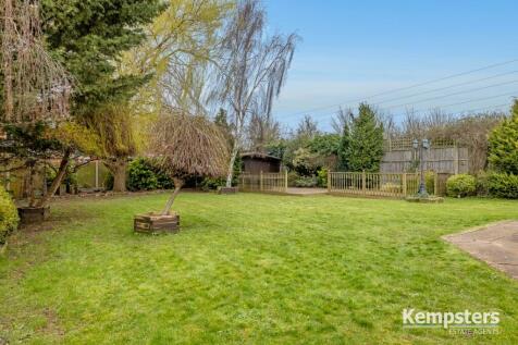 Rear Garden 1.jpg
