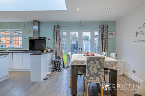 Kitchen &amp; Dining