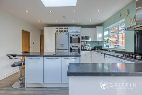 Kitchen &amp; Dining
