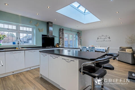 Kitchen &amp; Dining