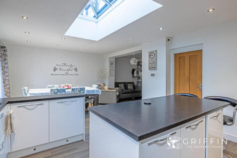 Kitchen &amp; Dining