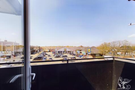 CAM01667G0-PR0035-STILL006.jpg