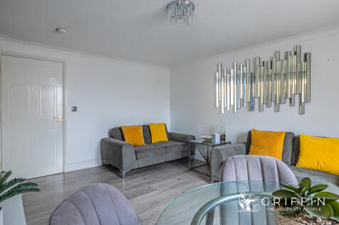 Lounge &amp; Dining