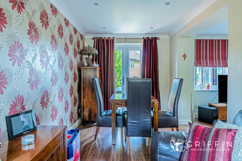Lounge &amp; Dining