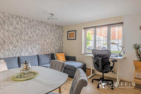 Lounge &amp; Dining