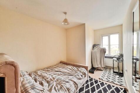 84812141second20bedroom