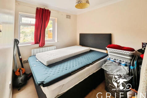 9408ea1bbedroom2